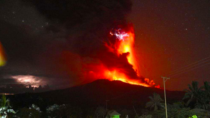 gunung lewotobi laki laki