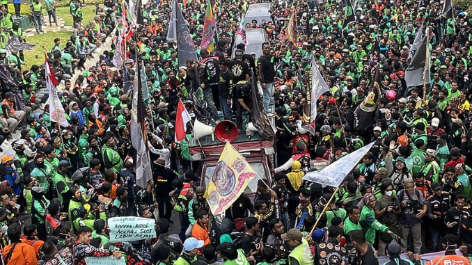 Driver Ojol Serentak Melakukan Demo Dinamakan Aksi 205