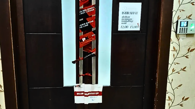 Kantor Bupati Bekasi Disegel