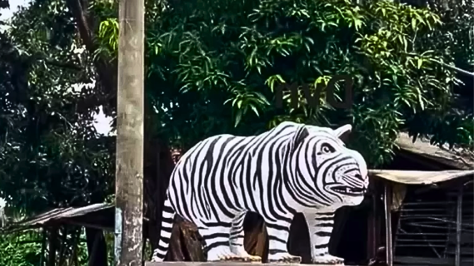 Patung Macan putih di Kediri Jadi Sorotan Media Sosial