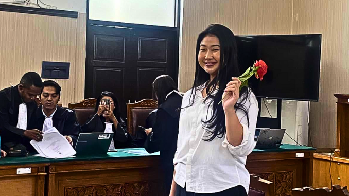 Persidangan Laras Faizati