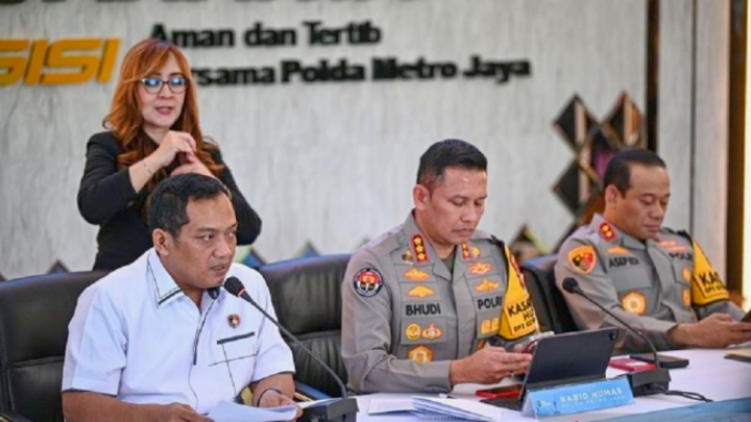 Pelaku Penyiraman (1)