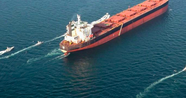 IRGC Tembak Kapal Kargo Berbendera Singapura di Selat Hormuz