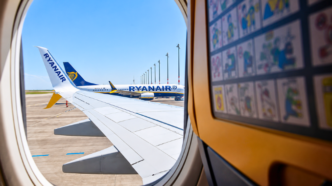 Geger Jendela Pesawat Ryan Airlines Pecah di Udara
